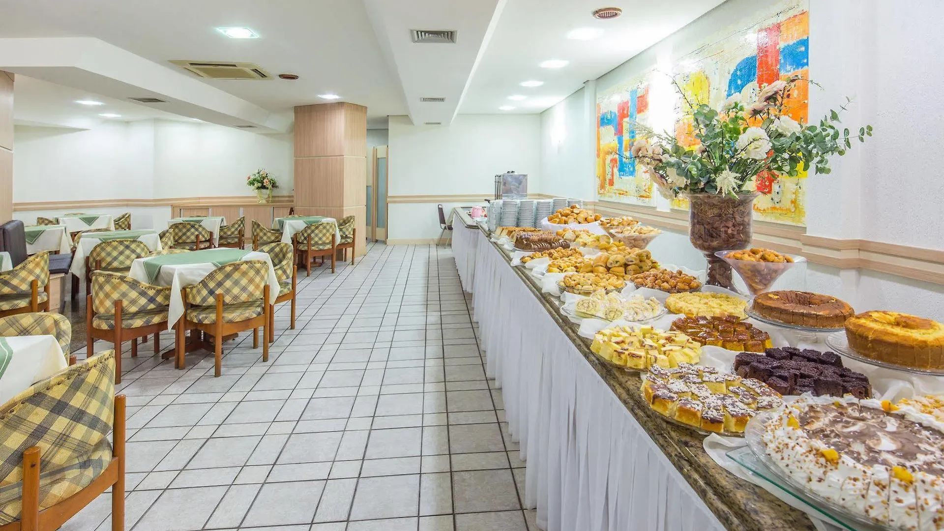 Hotel Ilha Da Madeira Balneario Camboriu