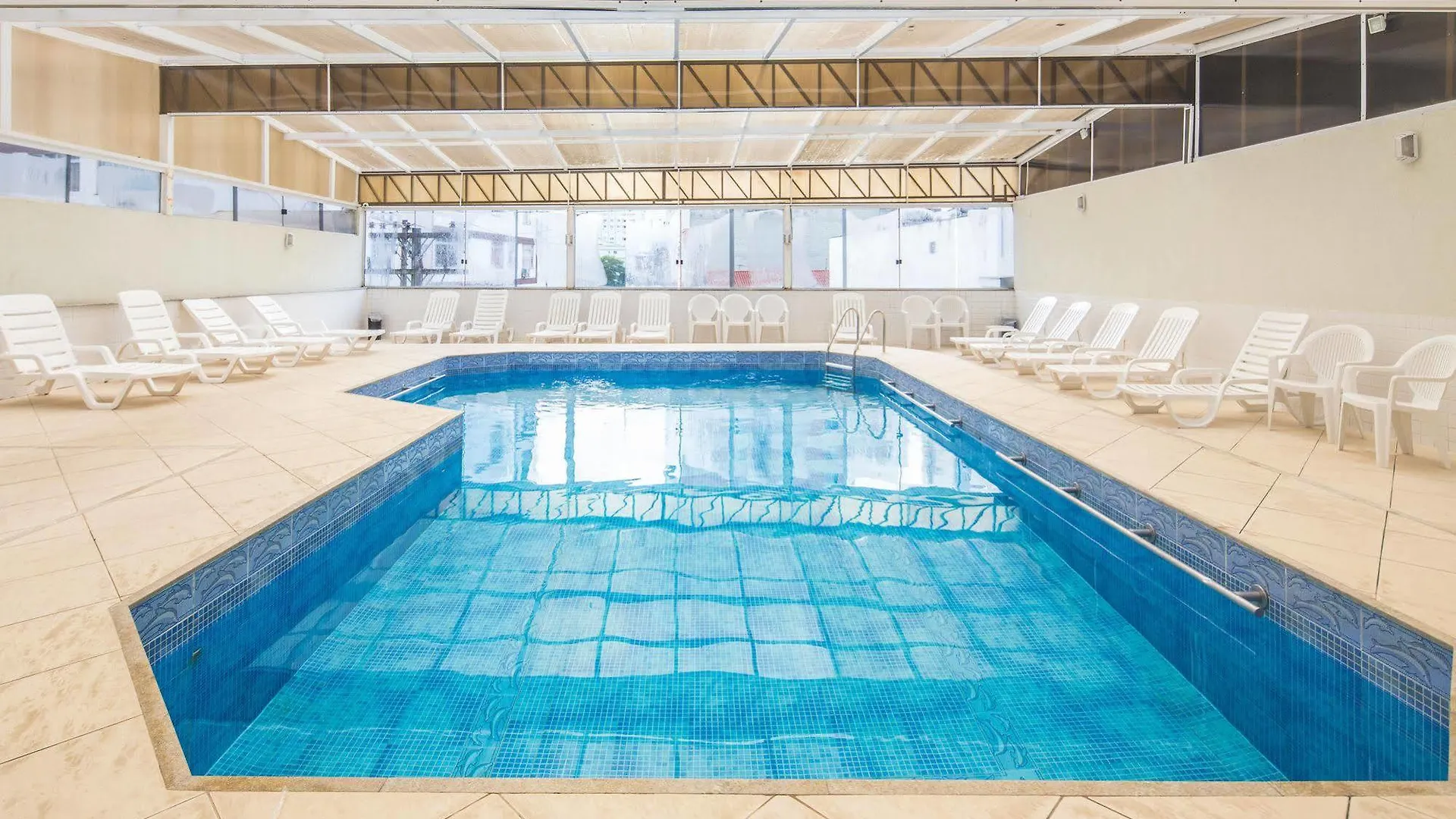 Hotel Ilha Da Madeira Balneario Camboriu