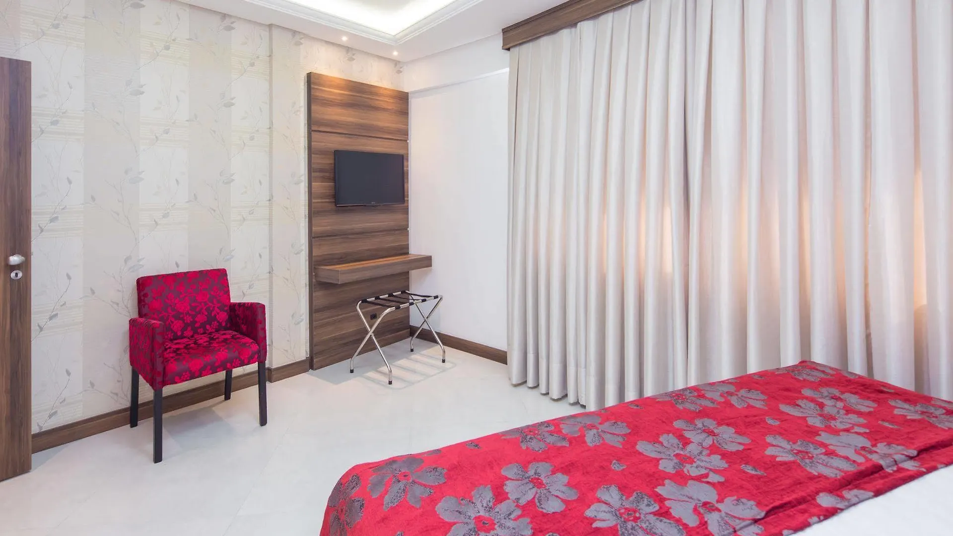 Hotel Ilha Da Madeira Балнеариу-Камбориу